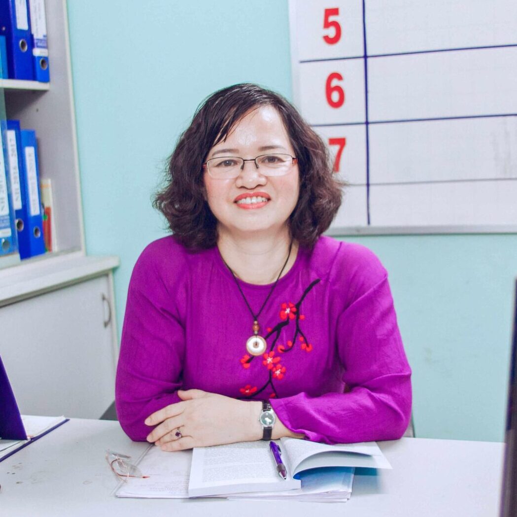 TS. Nguyễn Thị Hồng Vân